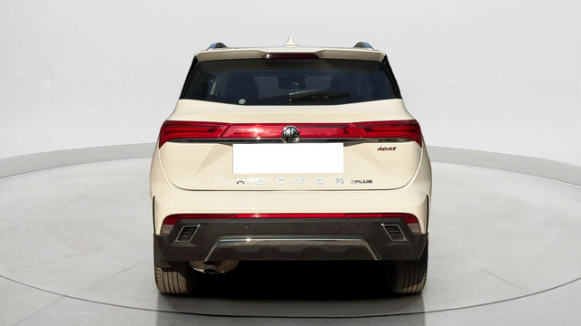 Second-hand 2024 MG Hector Plus Savvy Pro CVT 7 Str 2023-2025 for sale in New Delhi-2