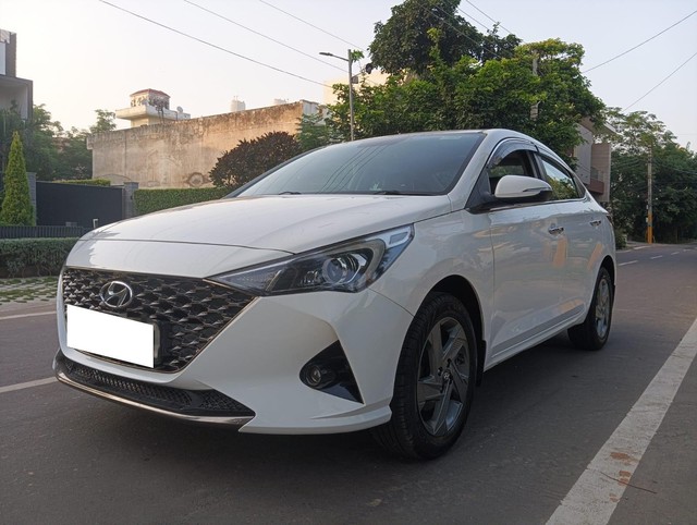 Second-hand 2022 Hyundai Verna SX Diesel for sale in Ludhiana-4