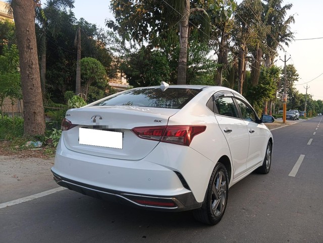 Second-hand 2022 Hyundai Verna SX Diesel for sale in Ludhiana-8