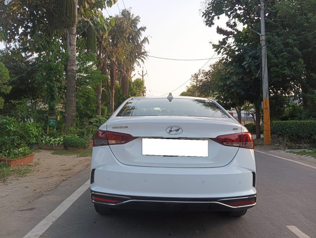 Second-hand 2022 Hyundai Verna SX Diesel for sale in Ludhiana-2
