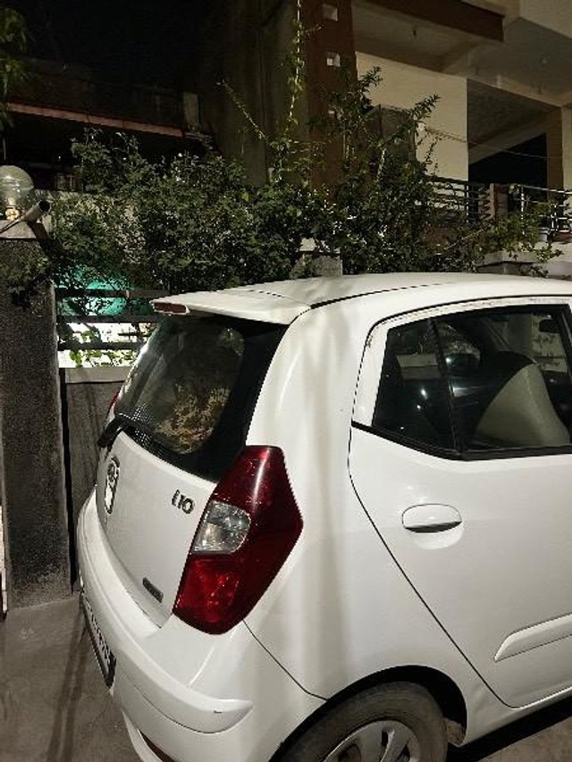 Hyundai i10 Sportz Second-hand 2012 Hyundai i10 Sportz for sale in Yavatmal-1