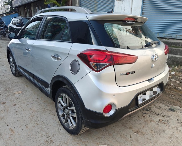 Hyundai i20 Active 1.2 SX Second-hand 2017 Hyundai i20 Active 1.2 SX for sale in Dehradun-10