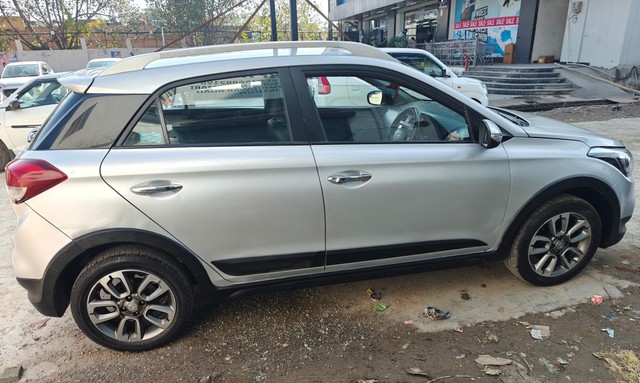 Hyundai i20 Active 1.2 SX Second-hand 2017 Hyundai i20 Active 1.2 SX for sale in Dehradun-11