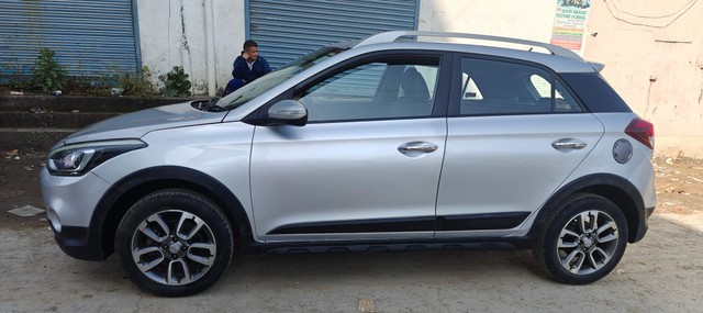 Hyundai i20 Active 1.2 SX Second-hand 2017 Hyundai i20 Active 1.2 SX for sale in Dehradun-3