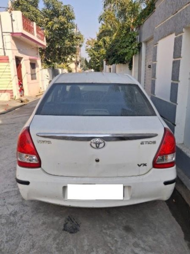 Second-hand 2011 Toyota Etios VX for sale in Haldwani-12