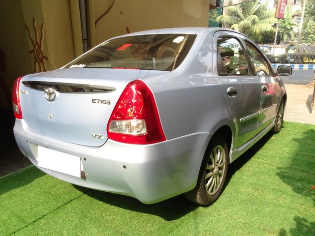 Second-hand 2011 Toyota Etios VX for sale in Kolkata-9