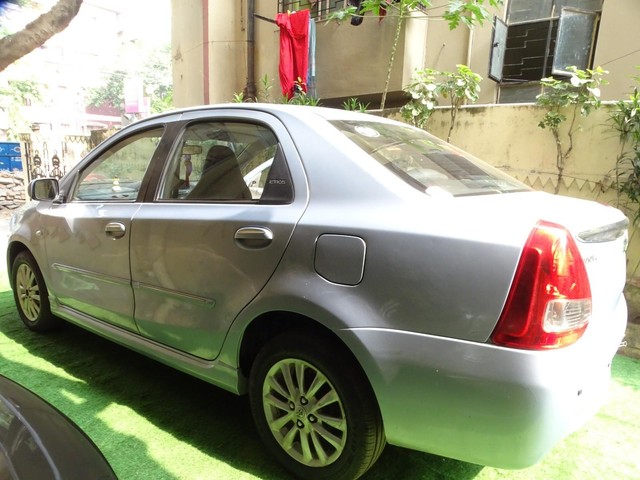Second-hand 2011 Toyota Etios VX for sale in Kolkata-11