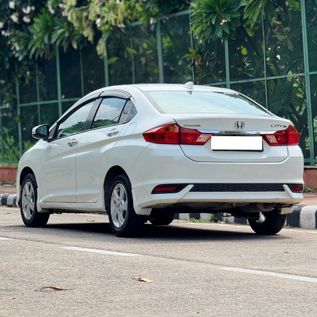 Second-hand 2016 Honda City i VTEC CVT VX for sale in New Delhi-12
