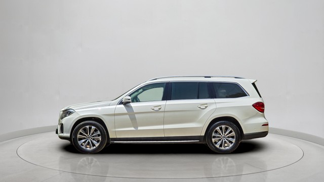 Second-hand 2017 Mercedes-Benz GLS 350d 4MATIC for sale in Gurgaon-3