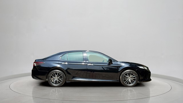 Second-hand 2023 Toyota Camry 2.5 Hybrid for sale in Gurgaon-1