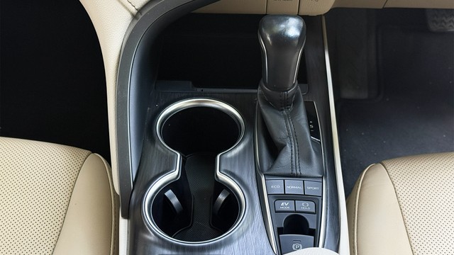 Second-hand 2023 Toyota Camry 2.5 Hybrid for sale in Gurgaon-9