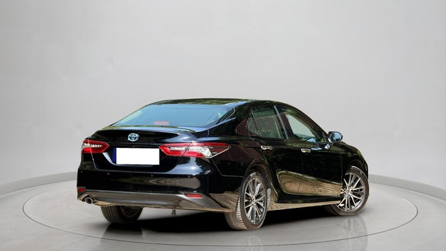 Second-hand 2023 Toyota Camry 2.5 Hybrid for sale in Gurgaon-7