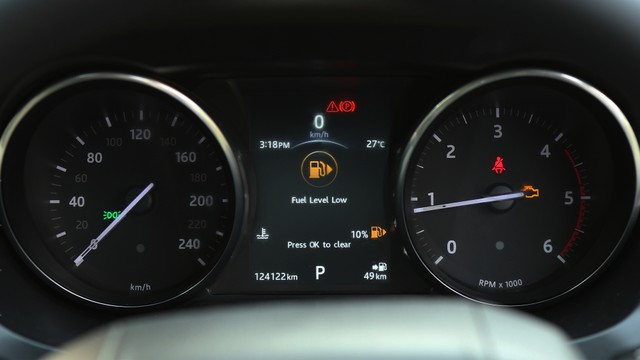 Second-hand 2016 Land Rover Range Rover Evoque 2.0 TD4 HSE for sale in Gurgaon-8