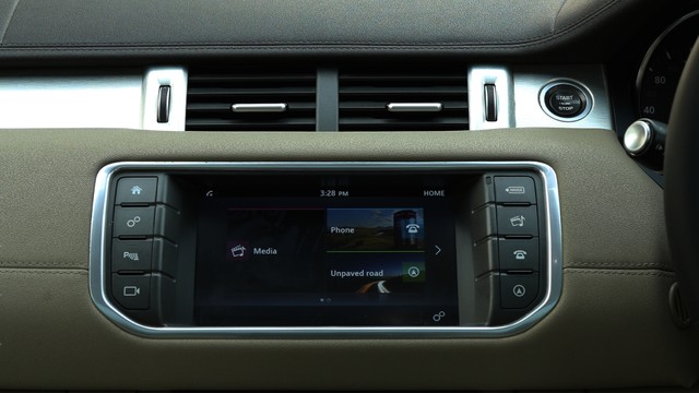 Second-hand 2016 Land Rover Range Rover Evoque 2.0 TD4 HSE for sale in Gurgaon-10