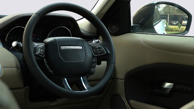 Second-hand 2016 Land Rover Range Rover Evoque 2.0 TD4 HSE for sale in Gurgaon-9