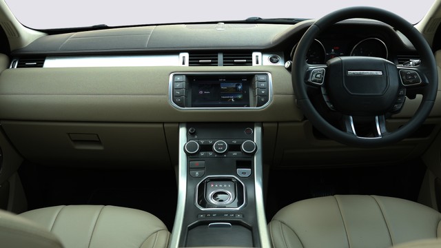 Second-hand 2016 Land Rover Range Rover Evoque 2.0 TD4 HSE for sale in Gurgaon-12