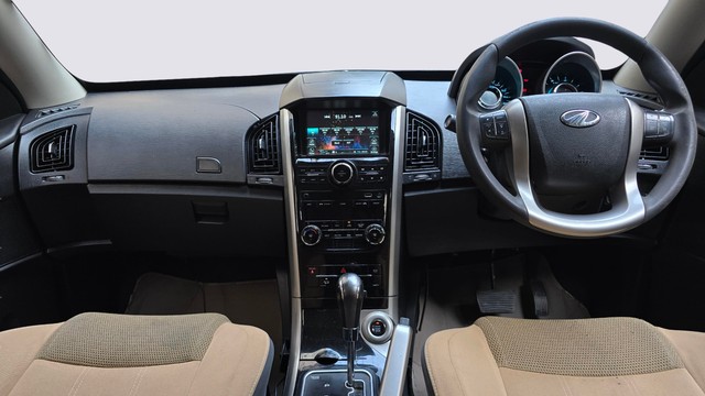 Second-hand 2018 Mahindra XUV500 W7 AT BSIV for sale in Gurgaon-15