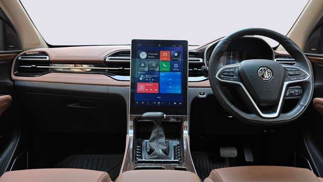 Second-hand 2024 MG Hector Plus 1.5 Turbo Smart 7 Str for sale in Gurgaon-5