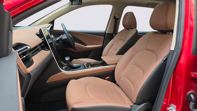 Second-hand 2024 MG Hector Plus 1.5 Turbo Smart 7 Str for sale in Gurgaon-17