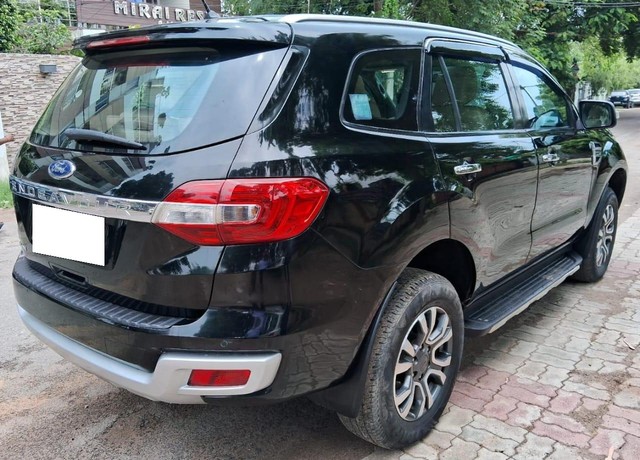 Second-hand 2021 Ford Endeavour Titanium Plus 4X2 AT for sale in Lucknow-9