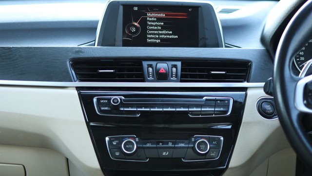 Second-hand 2017 BMW X1 sDrive 20d xLine for sale in Gurgaon-4