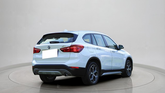 Second-hand 2017 BMW X1 sDrive 20d xLine for sale in Gurgaon-9