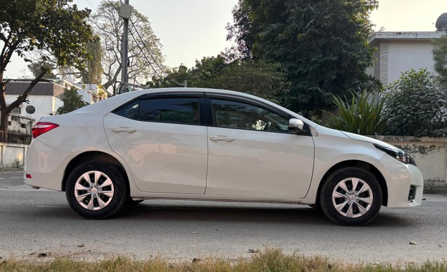 Second-hand 2016 Toyota Corolla Altis D-4D J for sale in Lucknow