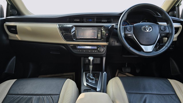 Second-hand 2015 Toyota Corolla Altis 1.8 J for sale in Gurgaon-7