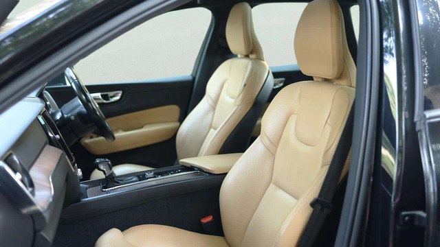 Second-hand 2019 Volvo XC60 Momentum D4 BSIV for sale in Faridabad-9