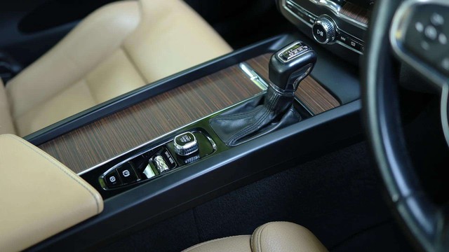 Second-hand 2019 Volvo XC60 Momentum D4 BSIV for sale in Faridabad-10