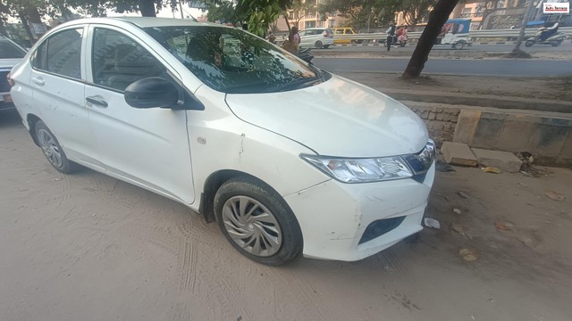 Second-hand 2015 Honda City 1.5 E MT for sale in Lucknow-2
