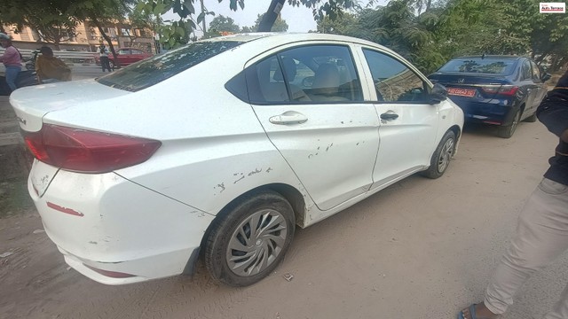 Second-hand 2015 Honda City 1.5 E MT for sale in Lucknow-1