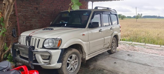 Second-hand 2014 Mahindra Scorpio VLX 2WD 7S BSIV for sale in Mau-3