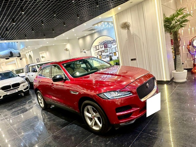 Second-hand 2019 Jaguar F-Pace Prestige 2.0 Petrol for sale in New Delhi-7
