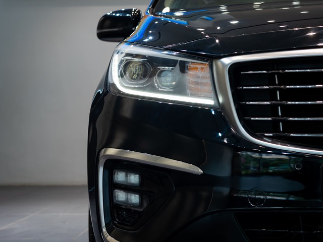 Second-hand 2020 Kia Carnival Prestige for sale in Kolkata-7