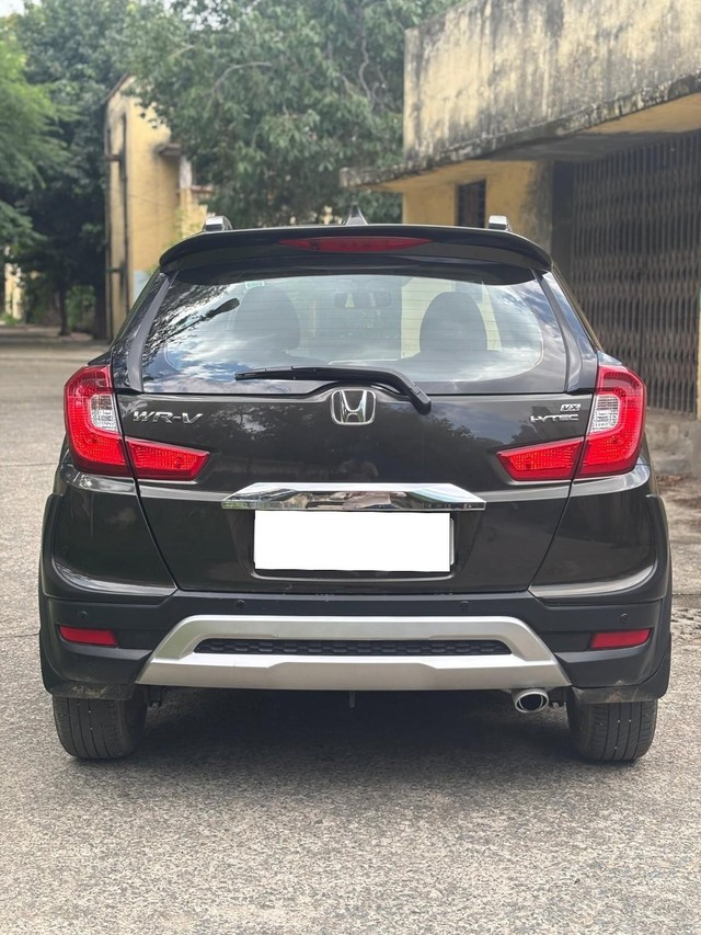 Second-hand 2017 Honda WR-V i-VTEC VX for sale in New Delhi-1