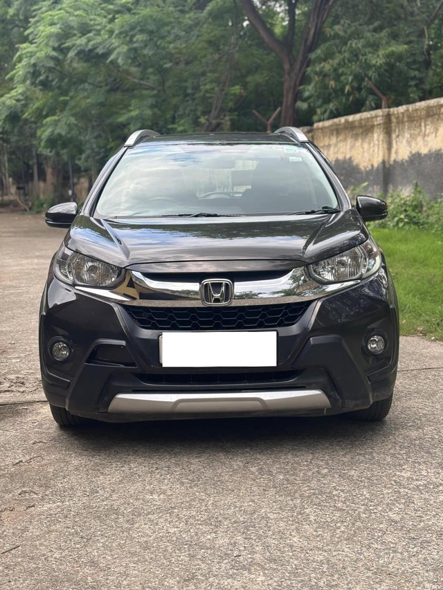 Second-hand 2017 Honda WR-V i-VTEC VX for sale in New Delhi-4