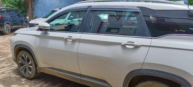 MG Hector Plus Sharp Pro 7 Str 2023-2025 Second-hand 2024 MG Hector Plus Sharp Pro 7 Str 2023-2025 for sale in Allahabad-7