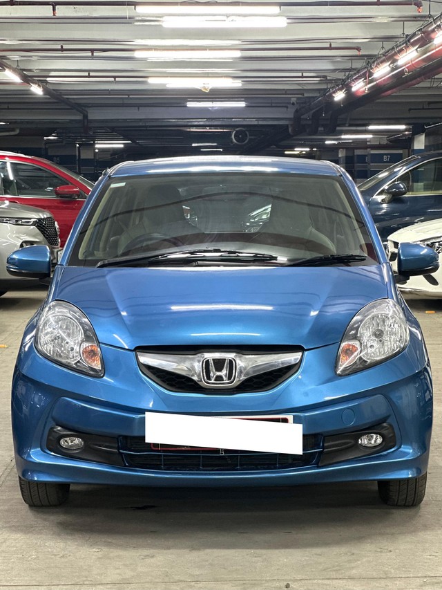 Second-hand 2015 Honda Brio VX AT for sale in Mumbai-3
