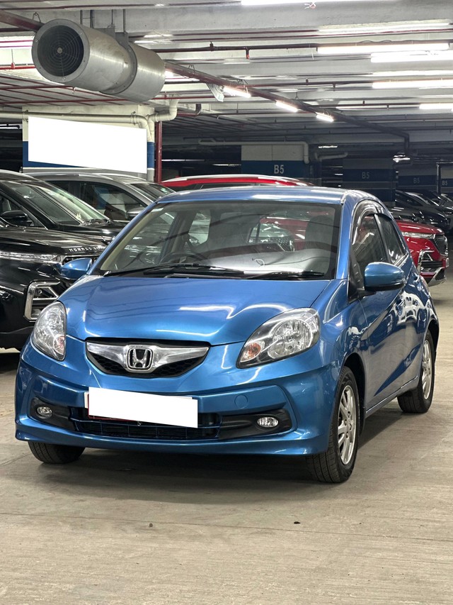 Second-hand 2015 Honda Brio VX AT for sale in Mumbai-2
