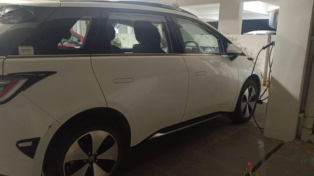 MG Windsor EV Essence Second-hand 2024 MG Windsor EV Essence for sale in Hyderabad-2