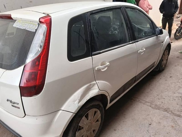 Second-hand 2012 Ford Figo Diesel ZXI for sale in Rewa-4