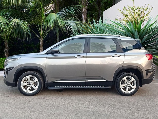 Second-hand 2022 MG Hector Shine MT for sale in New Delhi-2