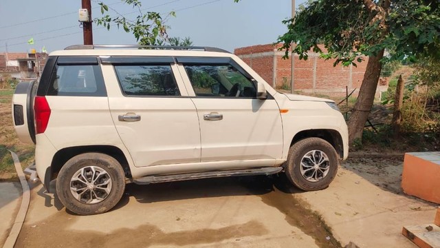 Second-hand 2017 Mahindra TUV 300 T6 Plus for sale in Fatehgarh-6