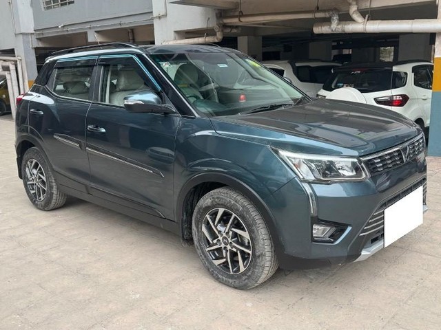 Second-hand 2023 Mahindra XUV300 W8 Opt Turbo for sale in Ghaziabad-5