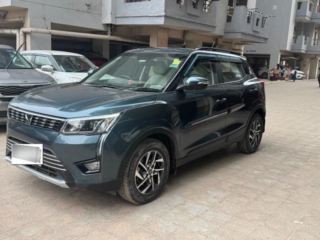 Second-hand 2023 Mahindra XUV300 W8 Opt Turbo for sale in Ghaziabad-7