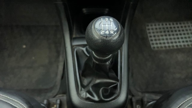 Second-hand 2015 Maruti Swift LXI Option for sale in Ahmedabad-12