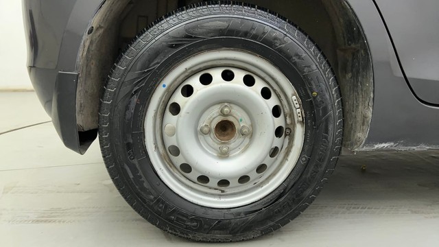 Second-hand 2015 Maruti Swift LXI Option for sale in Ahmedabad-18