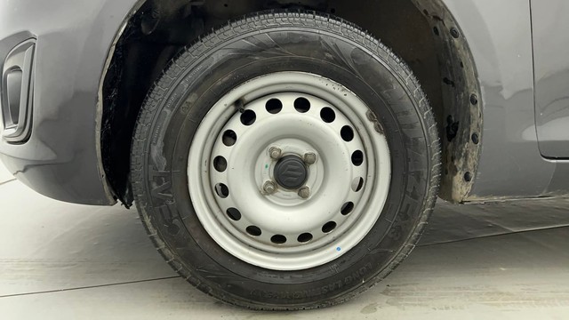 Second-hand 2015 Maruti Swift LXI Option for sale in Ahmedabad-20