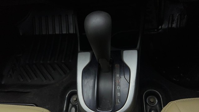 Second-hand 2016 Honda Jazz 1.2 S AT i VTEC for sale in Noida-12